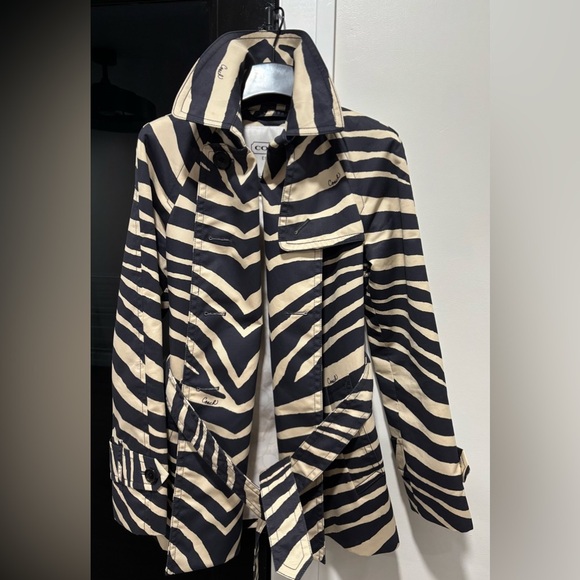 531. Coach Zebra Print Black and Cream Trench Coat Coach- XS/TP Fits Medium - Picture 2 of 6